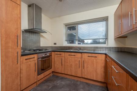 2 bedroom Flat to let in Valley Court, Allerton Grange Vale, Moortown, Leeds, LS17