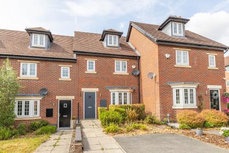 3 bedroom Town house to let in Brandon Close, Shadwell, Leeds, LS17