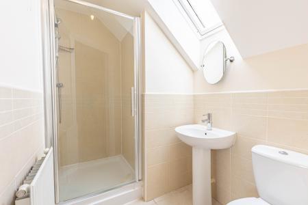 3 bedroom Town house to let in Brandon Close, Shadwell, Leeds, LS17