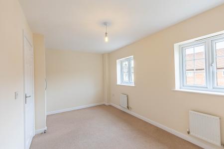 3 bedroom Town house to let in Brandon Close, Shadwell, Leeds, LS17