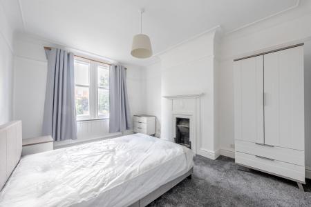 5 bedroom Terraced House for sale in Potternewton Lane, Chapel Allerton, Leeds, LS7