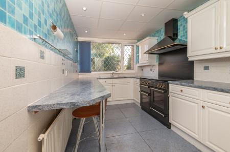 3 bedroom Town house to let in Dominion Avenue, Chapel Allerton, Leeds, LS7