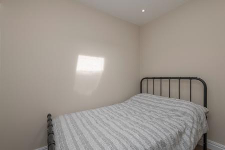2 bedroom Flat to let in St Thomas House, St Thomas Row, Leeds, LS2