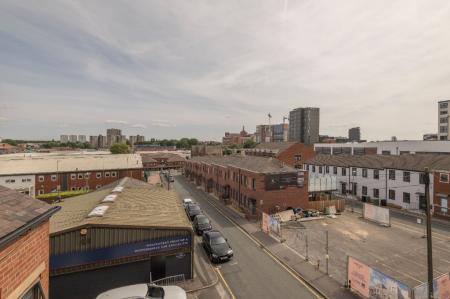 2 bedroom Flat to let in St Thomas House, St Thomas Row, Leeds, LS2