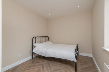 2 bedroom Flat to let in St Thomas House, St Thomas Row, Leeds, LS2