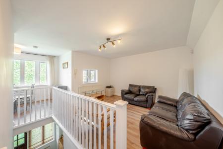 2 bedroom Flat to let in Harrowby Road, West Park, Leeds, LS16