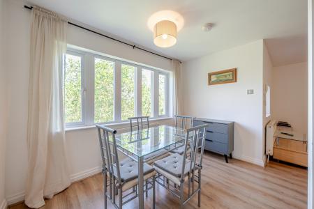 2 bedroom Flat to let in Harrowby Road, West Park, Leeds, LS16