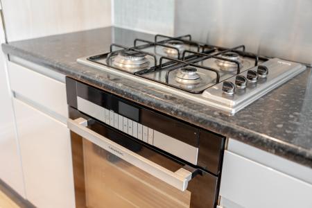 2 bedroom Flat to let in Harrowby Road, West Park, Leeds, LS16
