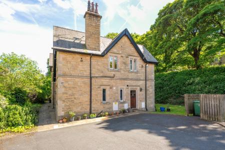 Harrowby Road, West Park, Leeds, LS16