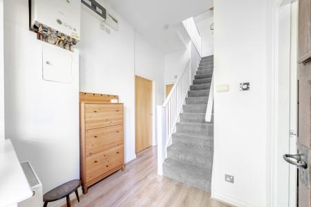 2 bedroom Flat to let in Harrowby Road, West Park, Leeds, LS16