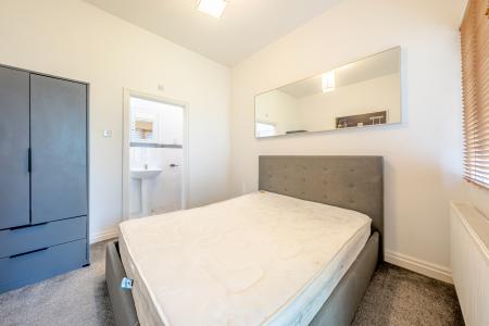 2 bedroom Flat to let in Harrowby Road, West Park, Leeds, LS16