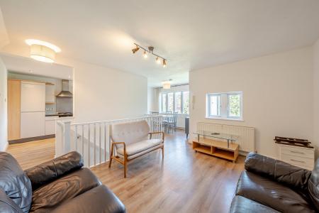 2 bedroom Flat to let in Harrowby Road, West Park, Leeds, LS16