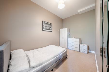 2 bedroom Flat to let in Harrowby Road, West Park, Leeds, LS16