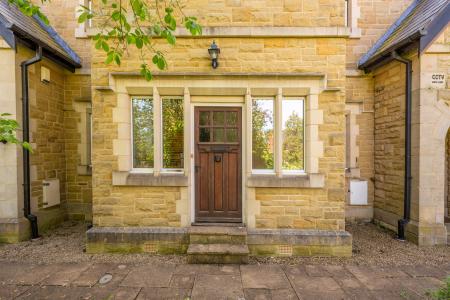 2 bedroom Flat to let in Harrowby Road, West Park, Leeds, LS16