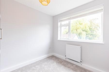 2 bedroom Flat to let in Gosnay House, Bideford Avenue, Roundhay, Leeds, LS8