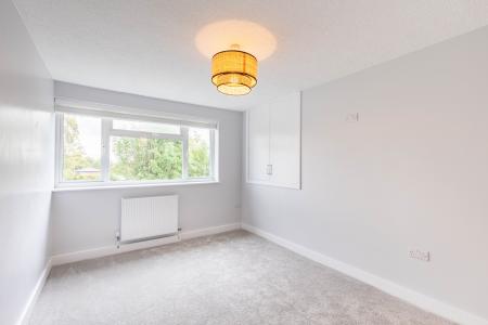 2 bedroom Flat to let in Gosnay House, Bideford Avenue, Roundhay, Leeds, LS8