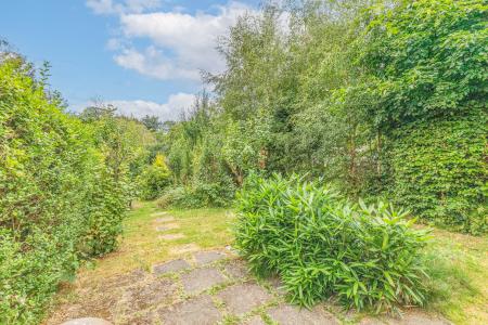 3 bedroom Semi-detached house to let in Birchwood Avenue, Moortown, Leeds, LS17