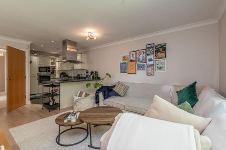 2 bedroom Flat to let in Aragon Court, 252 Stainbeck Lane, Leeds, LS7
