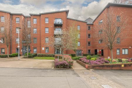 2 bedroom Flat to let in Bouverie Court, Leeds, LS9
