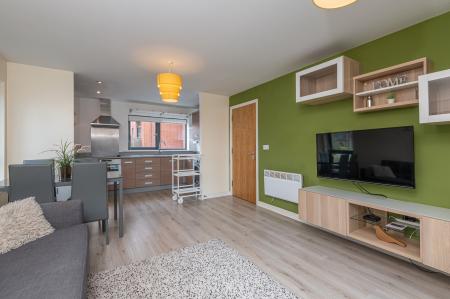 2 bedroom Flat to let in Bouverie Court, Leeds, LS9