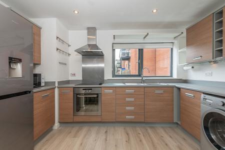 2 bedroom Flat to let in Bouverie Court, Leeds, LS9