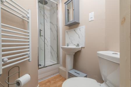 2 bedroom Flat to let in Bouverie Court, Leeds, LS9