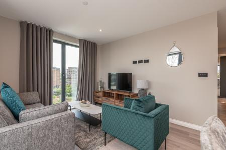 2 bedroom Flat to let in Springwell Gardens, Whitehall Road, Leeds, LS12