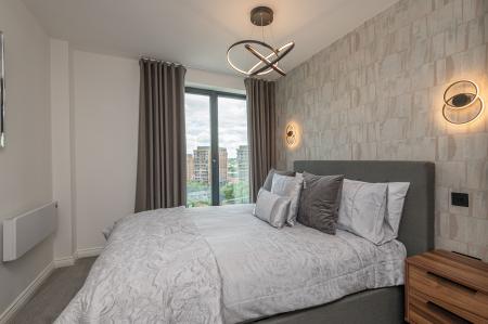 2 bedroom Flat to let in Springwell Gardens, Whitehall Road, Leeds, LS12