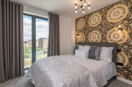 2 bedroom Flat to let in Springwell Gardens, Whitehall Road, Leeds, LS12