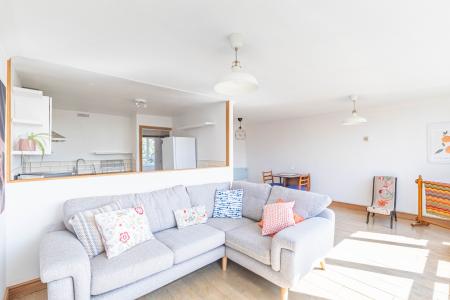 2 bedroom Flat to let in Ingledew Court, Alwoodley, Leeds, LS17