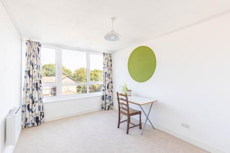 2 bedroom Flat to let in Ingledew Court, Alwoodley, Leeds, LS17