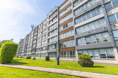 Ingledew Court, Alwoodley, Leeds, LS17