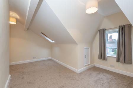 4 bedroom Terraced House to let in Roman Grove, Roundhay, Leeds, LS8