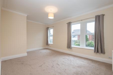 4 bedroom Terraced House to let in Roman Grove, Roundhay, Leeds, LS8