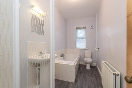 4 bedroom Terraced House to let in Roman Grove, Roundhay, Leeds, LS8