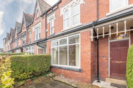 4 bedroom Terraced House to let in Roman Grove, Roundhay, Leeds, LS8