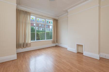 4 bedroom Terraced House to let in Roman Grove, Roundhay, Leeds, LS8