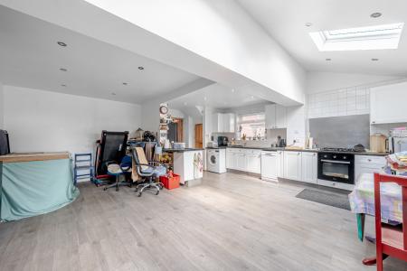 4 bedroom Semi-detached house for sale in Gledhow Park Avenue, Chapel Allerton, Leeds, LS7