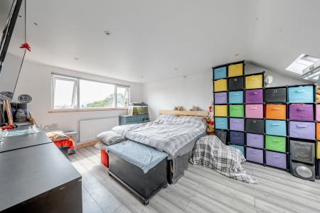 4 bedroom Semi-detached house for sale in Gledhow Park Avenue, Chapel Allerton, Leeds, LS7