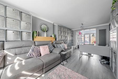 4 bedroom Semi-detached house for sale in Heathercroft, Chapel Allerton, Leeds, LS7