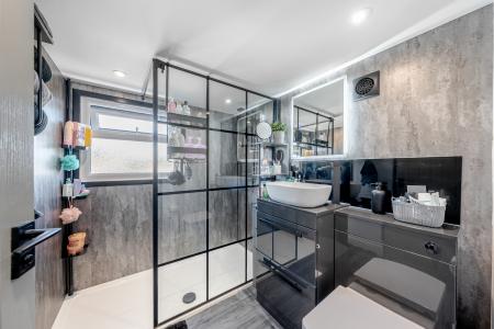 4 bedroom Semi-detached house for sale in Heathercroft, Chapel Allerton, Leeds, LS7