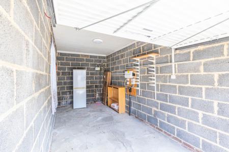 4 bedroom Detached house for sale in Oakwood Rise, Oakwood, Leeds, LS8