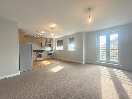 2 bedroom Flat to let in Fenton Place, Middleton, Leeds, LS10