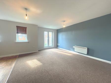 2 bedroom Flat to let in Fenton Place, Middleton, Leeds, LS10