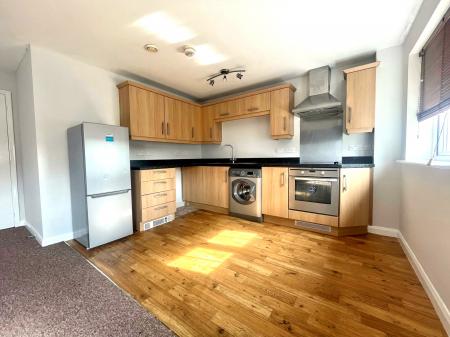 2 bedroom Flat to let in Fenton Place, Middleton, Leeds, LS10