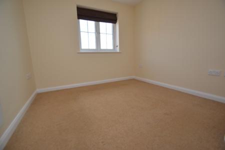2 bedroom Flat to let in Fenton Place, Middleton, Leeds, LS10