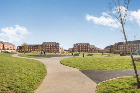 2 bedroom Flat to let in Fenton Place, Middleton, Leeds, LS10