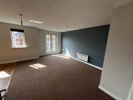 2 bedroom Flat to let in Fenton Place, Middleton, Leeds, LS10