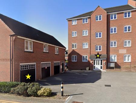 2 bedroom Flat to let in Fenton Place, Middleton, Leeds, LS10