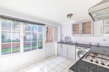 2 bedroom Terraced House to let in Allerton Grange Croft, Leeds, LS8
